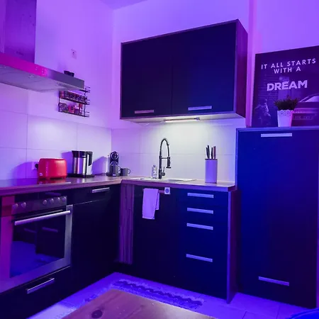 Designer Loft Center, Secured Parking, Cozy Apartment, Nuerburgring * 아데나우