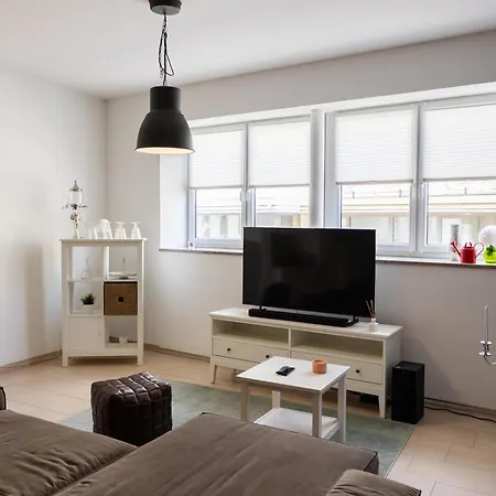 Designer Loft Center, Secured Parking, Cozy Apartment, Nuerburgring 아파트 아데나우