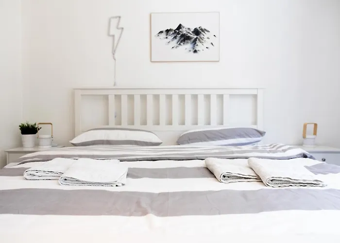 Designer Loft Center, Secured Parking, Cozy Apartment, Nuerburgring * Adenau