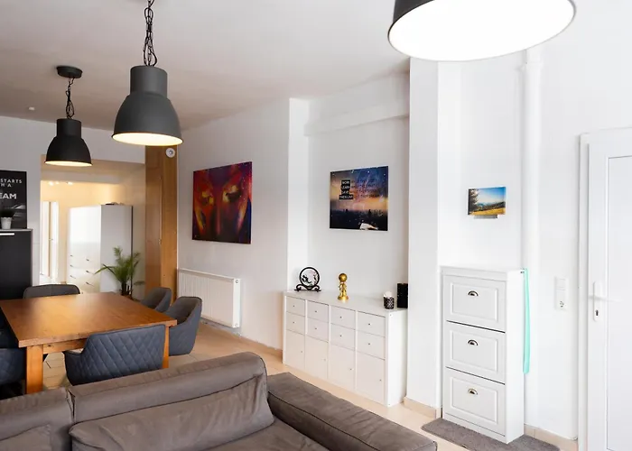 Designer Loft Center, Secured Parking, Cozy Apartment, Nuerburgring Adenau