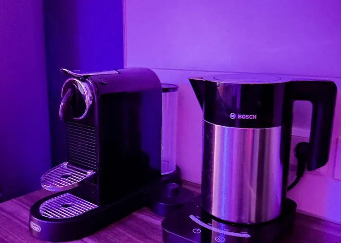 Designer Loft Center, Secured Parking, Cozy Apartment, Nuerburgring Appartement Adenau