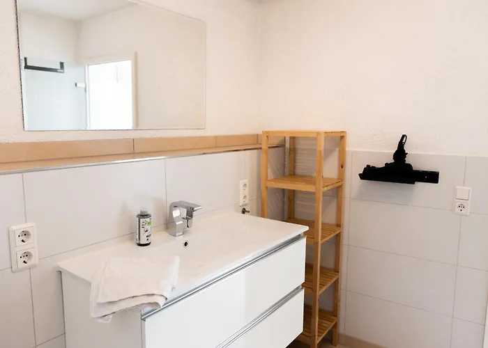 Designer Loft Center, Secured Parking, Cozy Apartment, Nuerburgring Appartement *